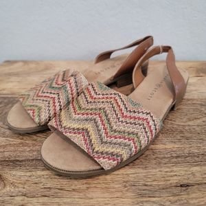 Karen Scott Sandals Sz 8, Gorgeous straw, zig zag design. Simple yet fun!